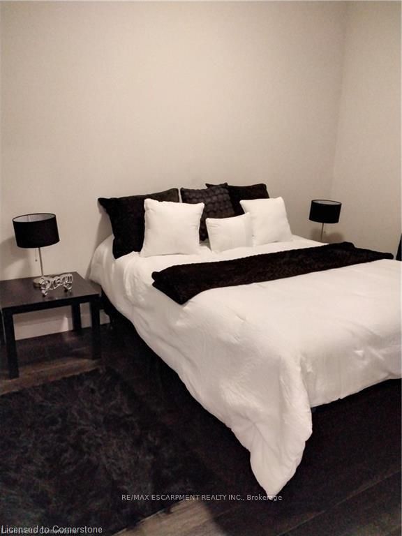 #2304 - 15 Queen Street Property Photo 23
