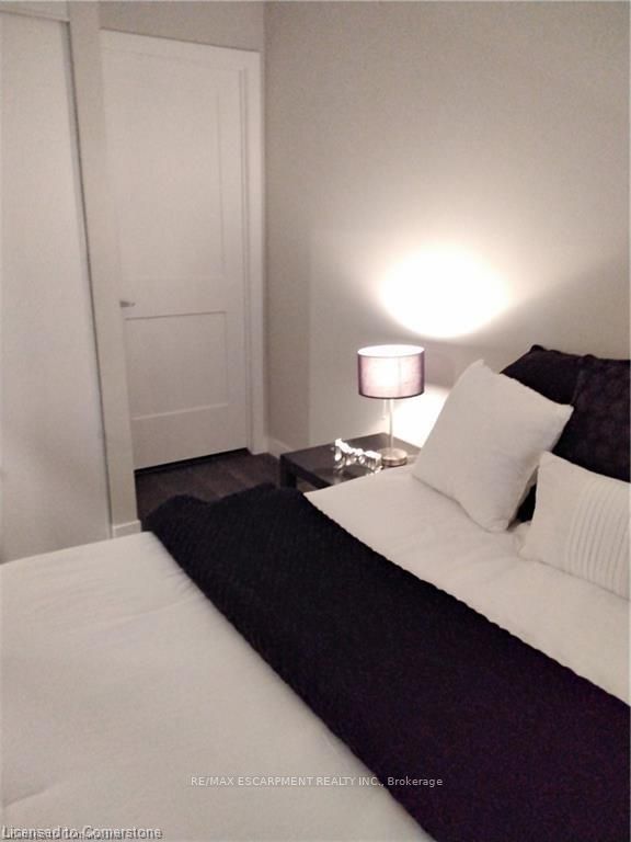 #2304 - 15 Queen Street Property Photo 24