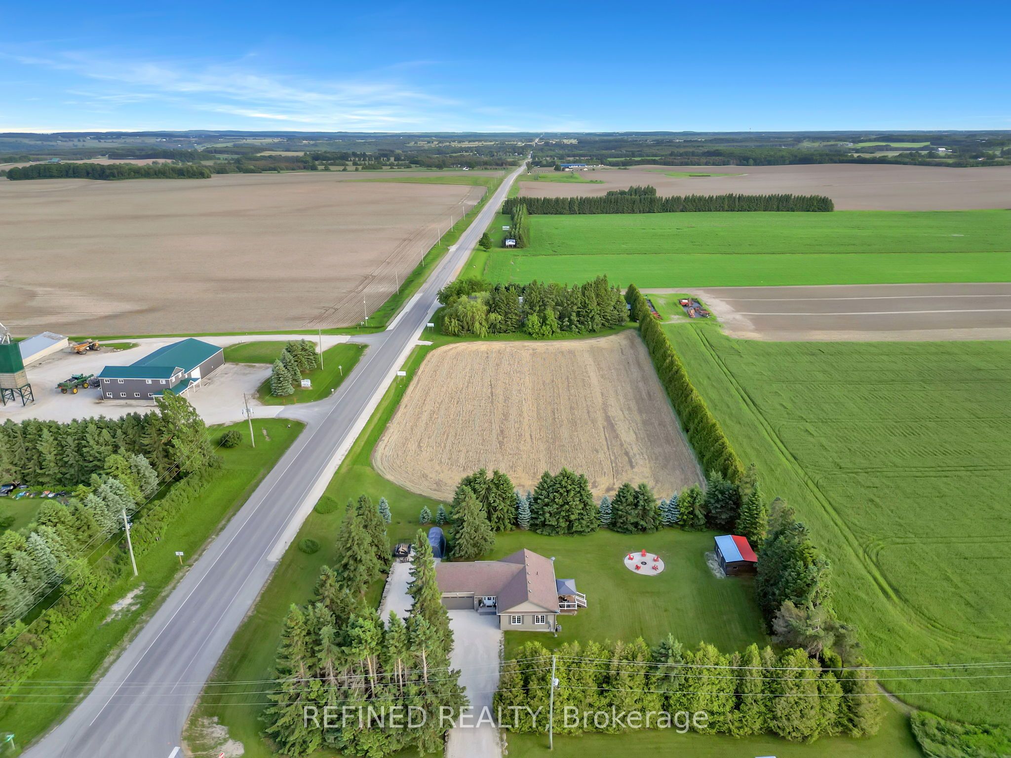 665422 20 Sideroad Property Photo 2