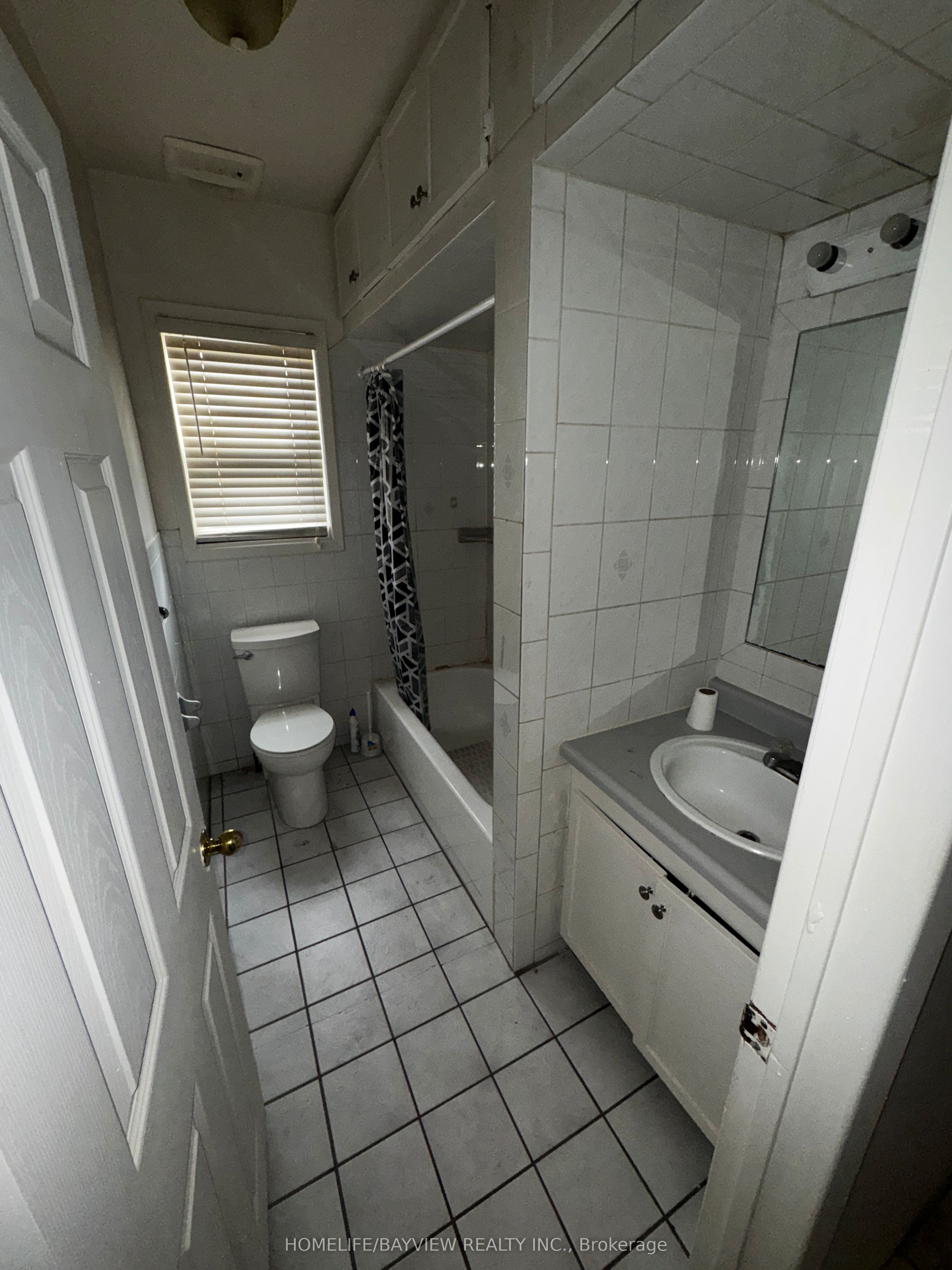 589 Giles Boulevard Property Photo 11