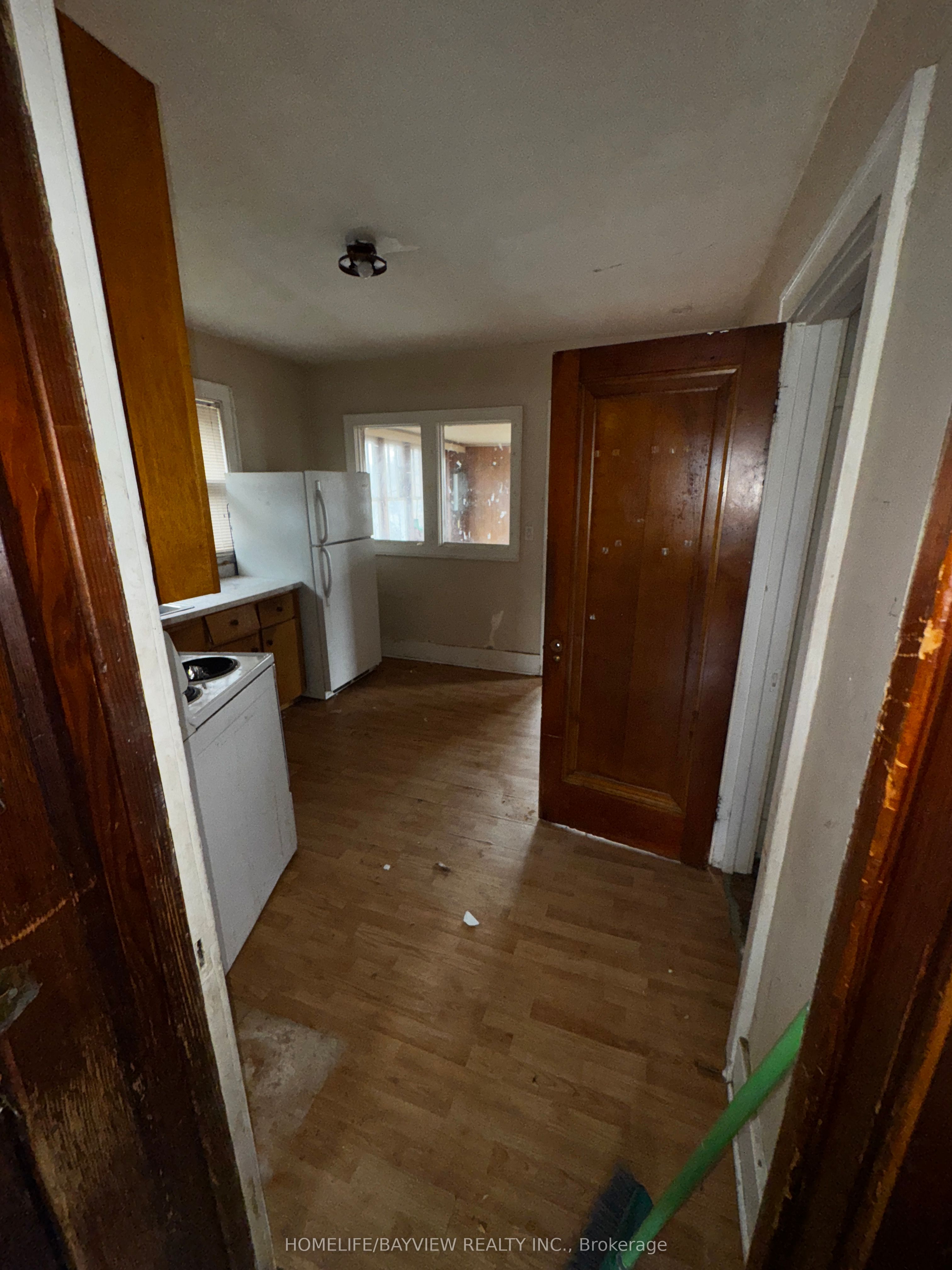 589 Giles Boulevard Property Photo 13