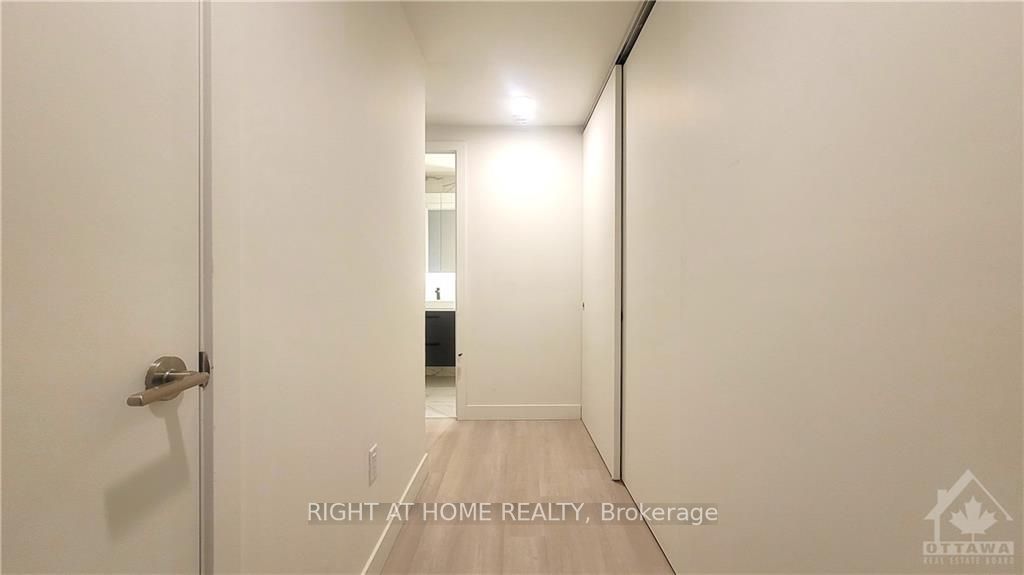 #606 - 10 James Street Property Photo 2