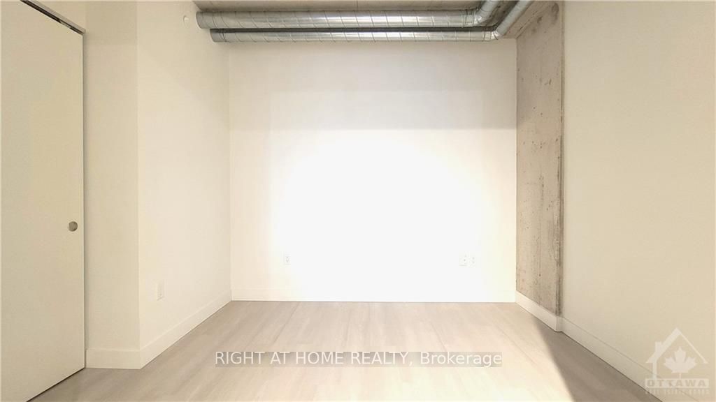 #606 - 10 James Street Property Photo 3