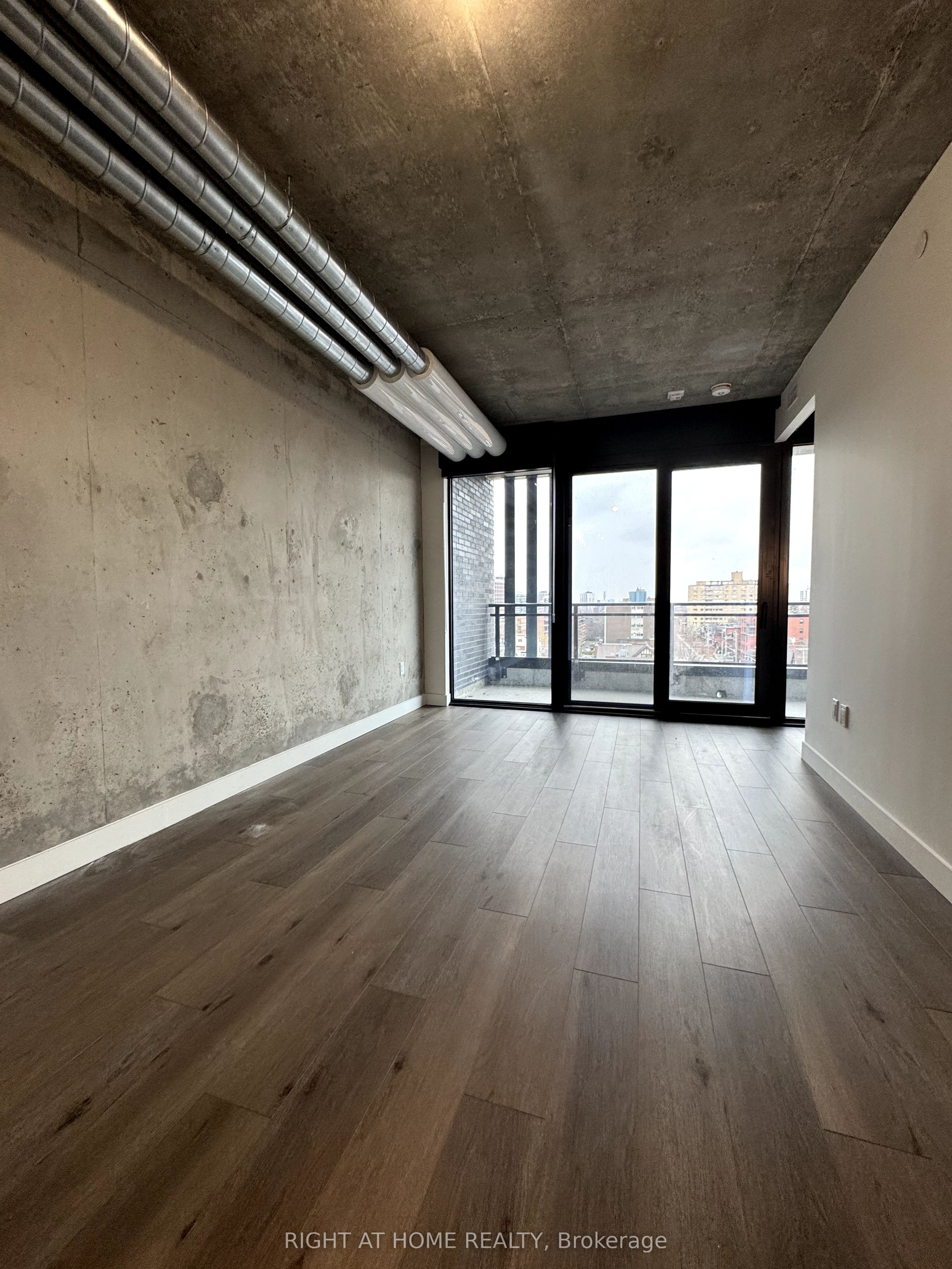 #606 - 10 James Street Property Photo 6