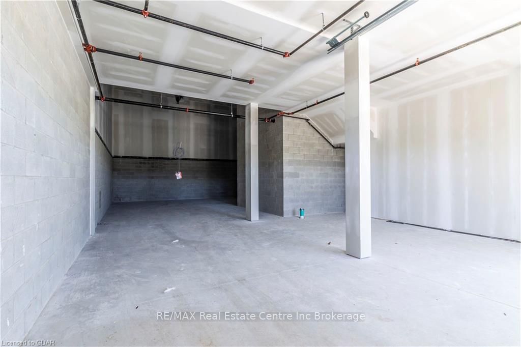 #23 - 587 Hanlon Creek Boulevard Property Photo 10