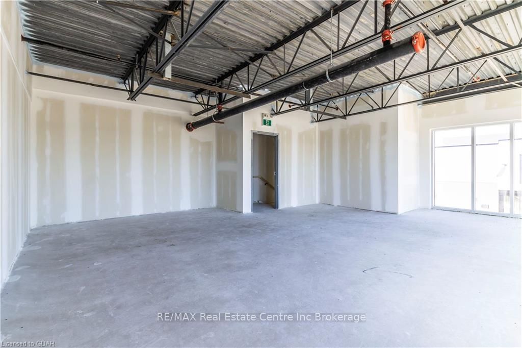 #23 - 587 Hanlon Creek Boulevard Property Photo 13