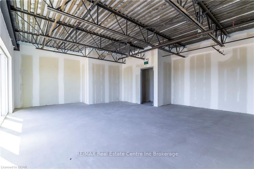 #26 - 589 Hanlon Creek Boulevard Property Photo 9