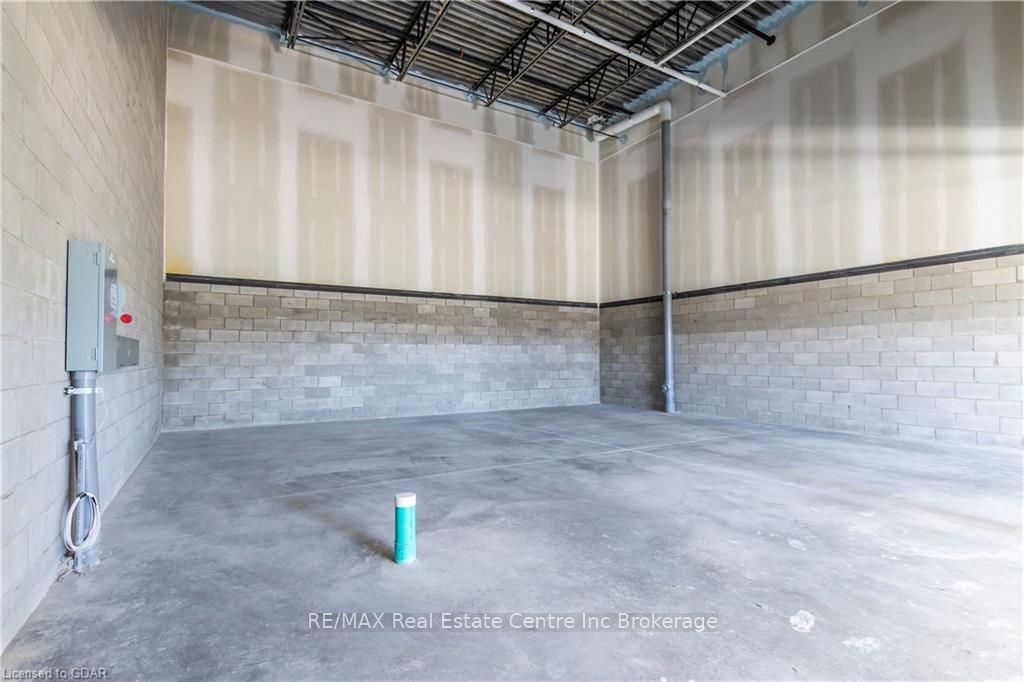 #28 - 589 Hanlon Creek Boulevard Property Photo 7