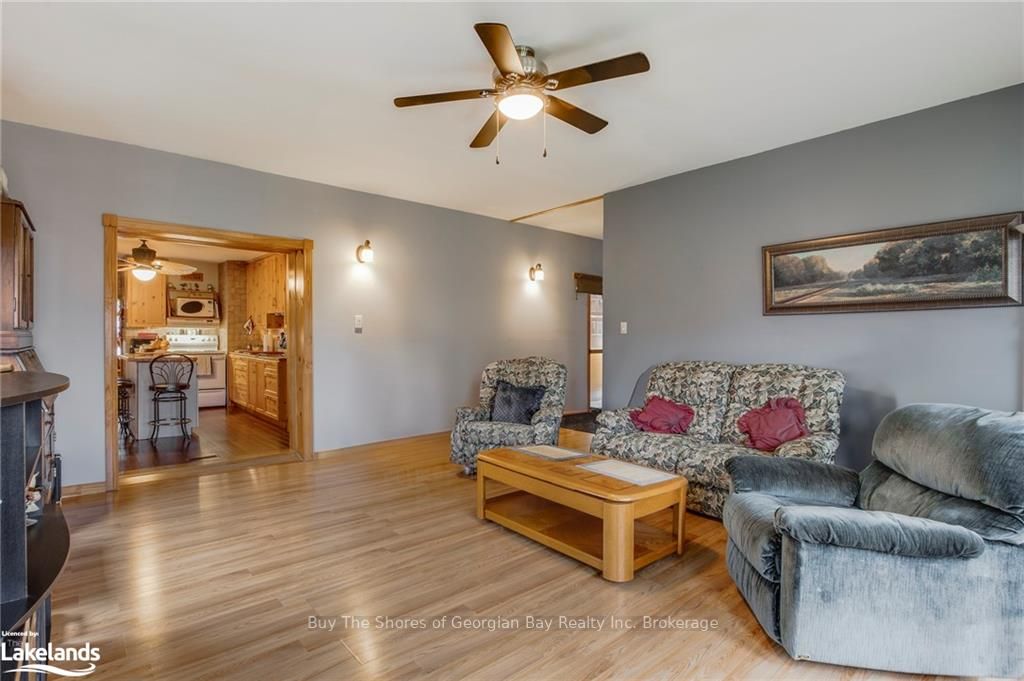 659 Honey Harbour Road Property Photo 11