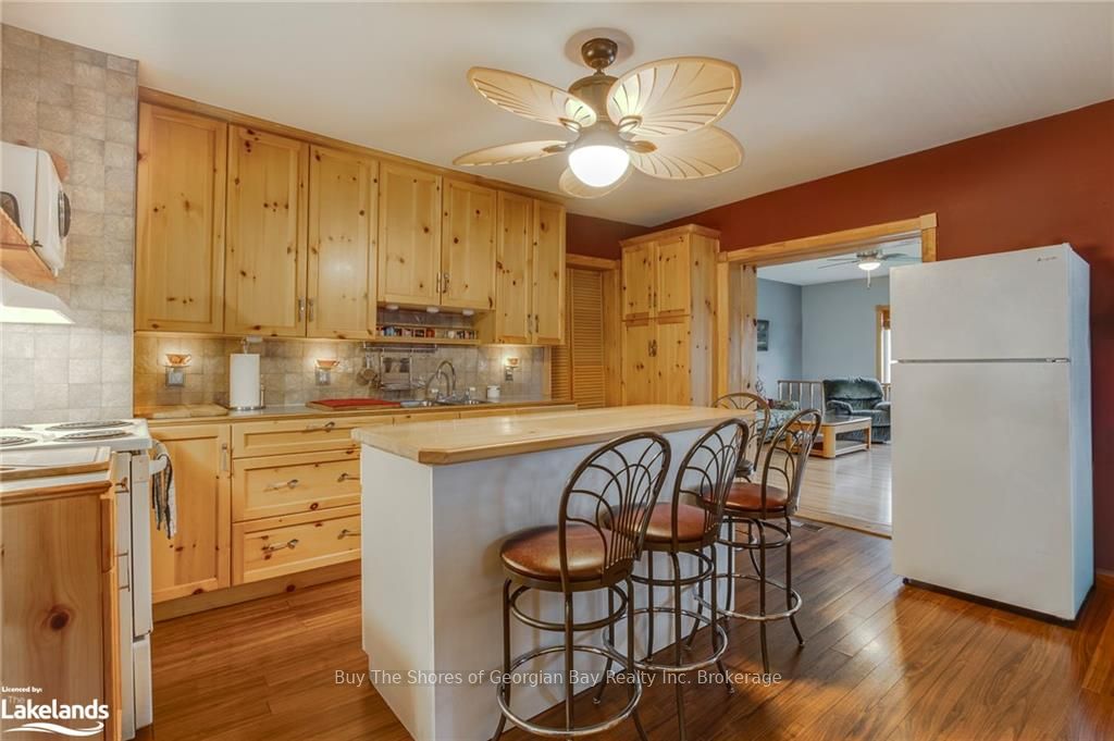 659 Honey Harbour Road Property Photo 12