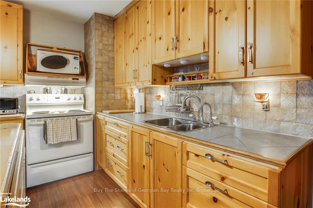 659 Honey Harbour Road Property Photo 13