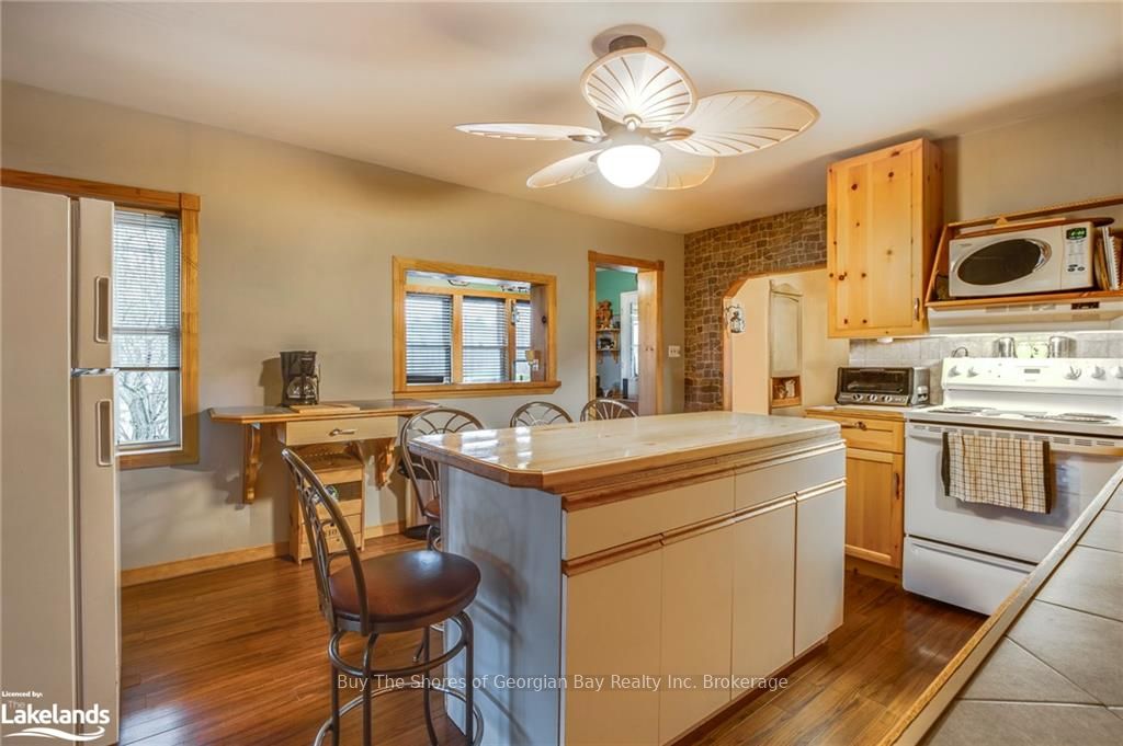 659 Honey Harbour Road Property Photo 14