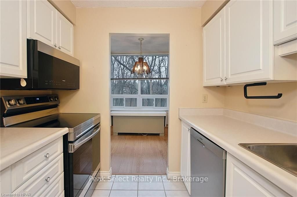 #104 - 22 St. Andrew Street Property Photo 7