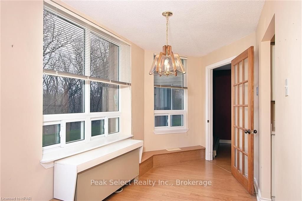 #104 - 22 St. Andrew Street Property Photo 9