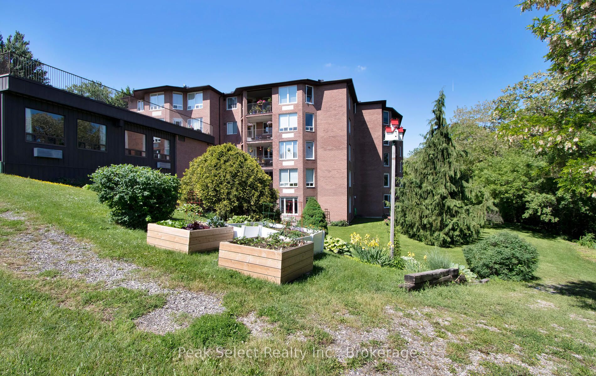 #104 - 22 St. Andrew Street Property Photo 24