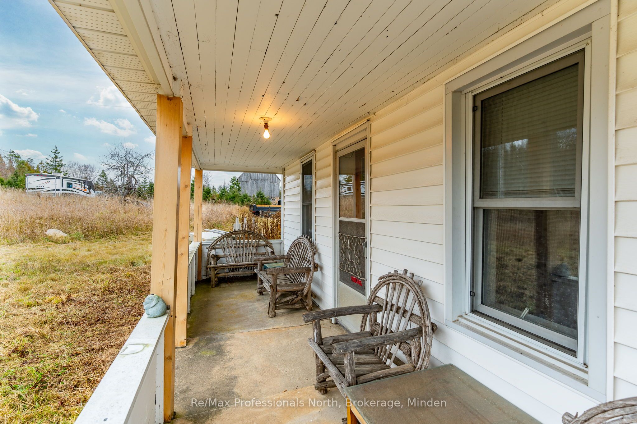 1047 Mccrea Road Property Photo 4