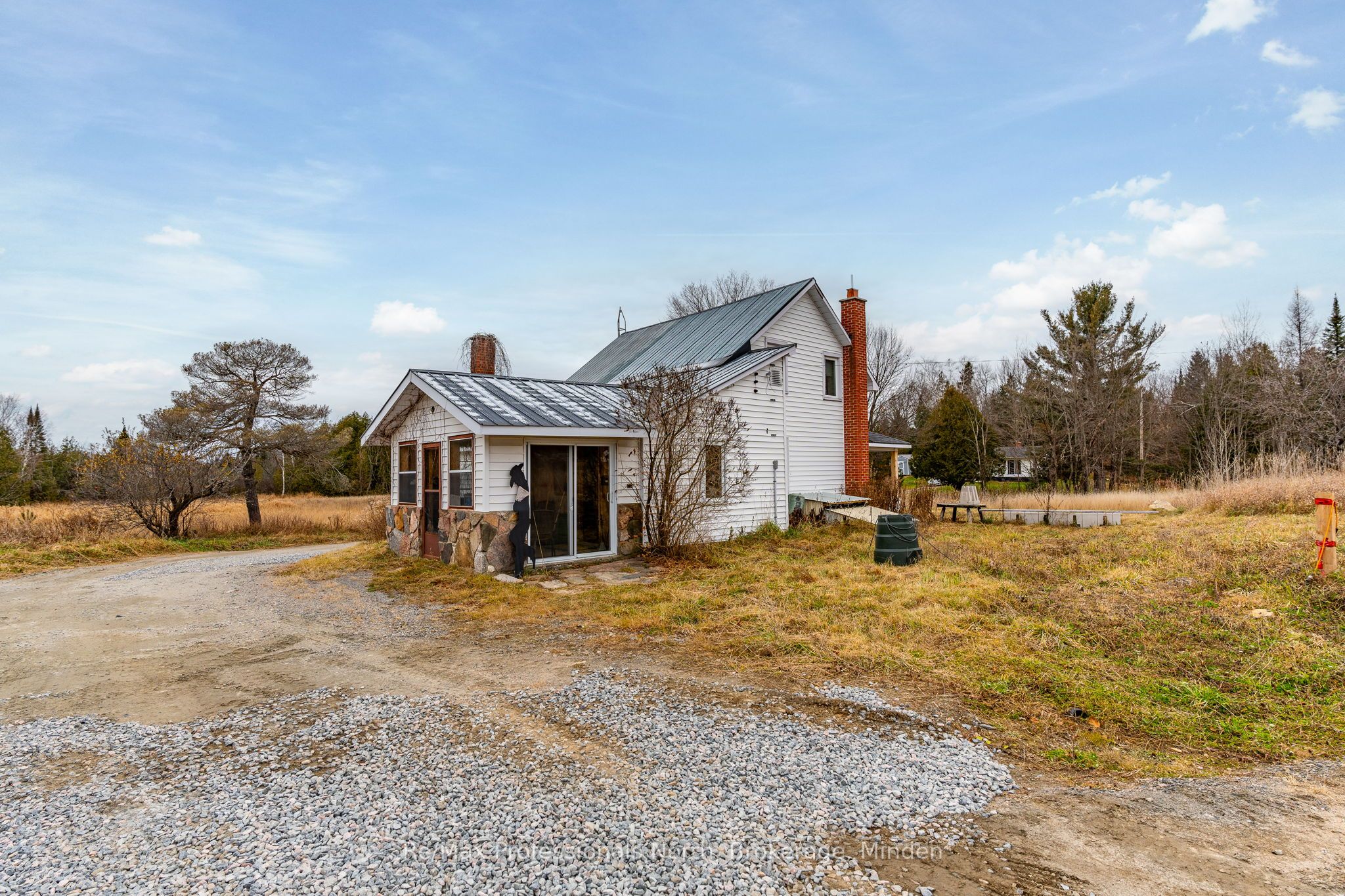 1047 Mccrea Road Property Photo 8