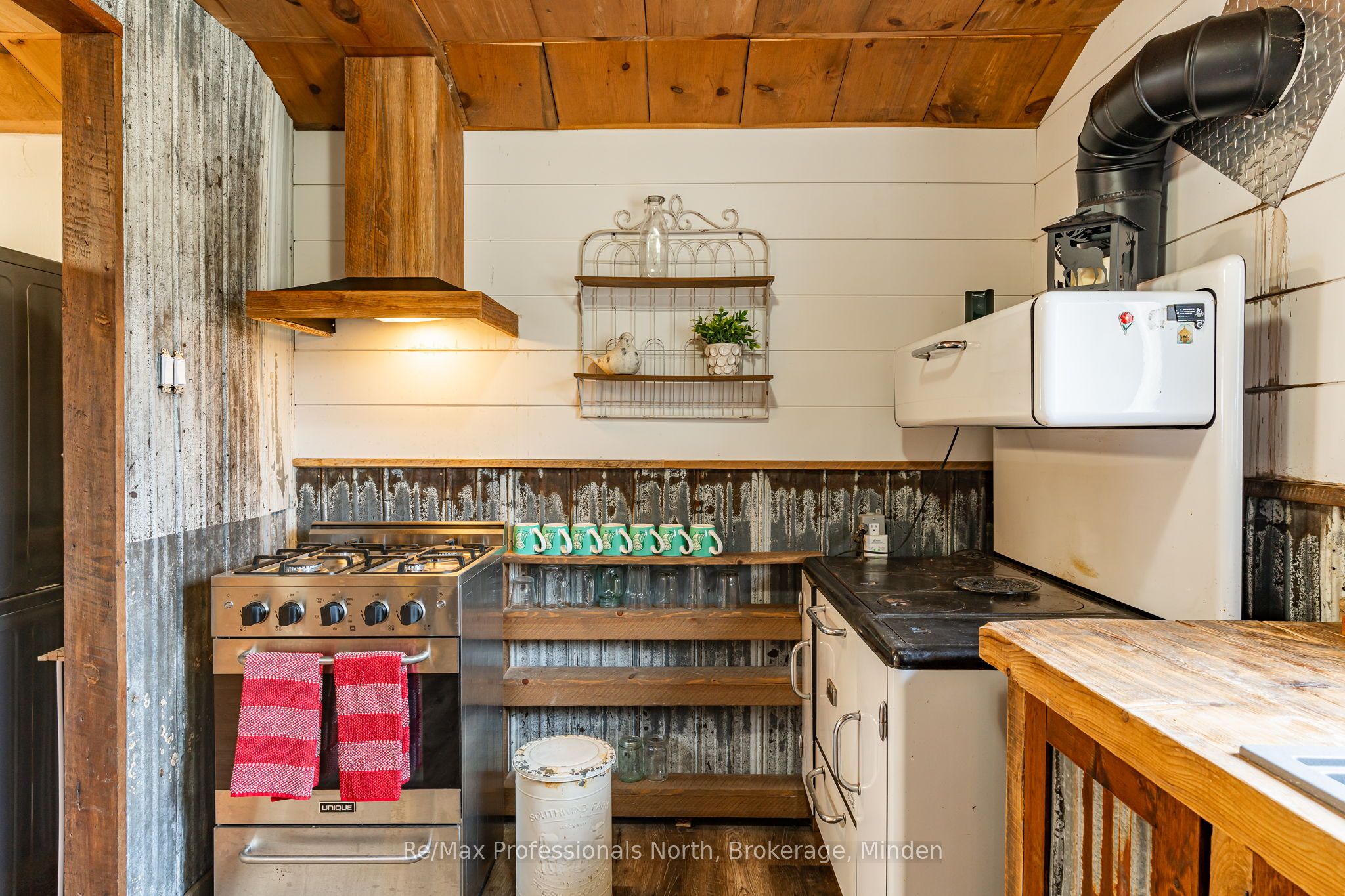 1047 Mccrea Road Property Photo 13