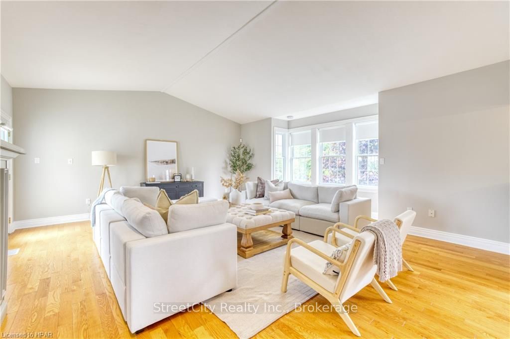 13 Harbour Court Property Photo 10