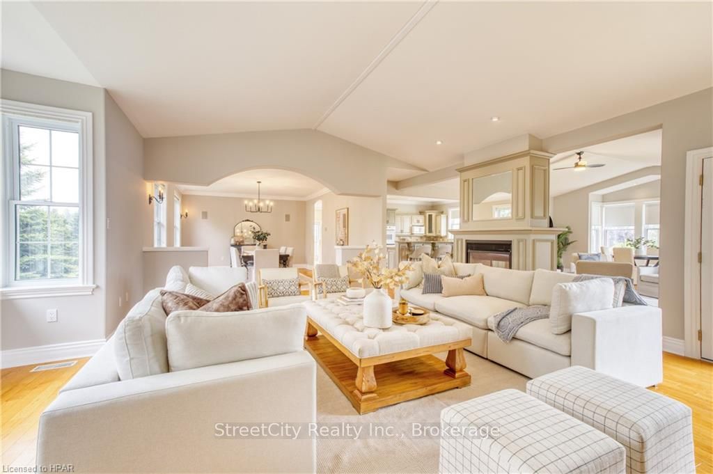 13 Harbour Court Property Photo 11