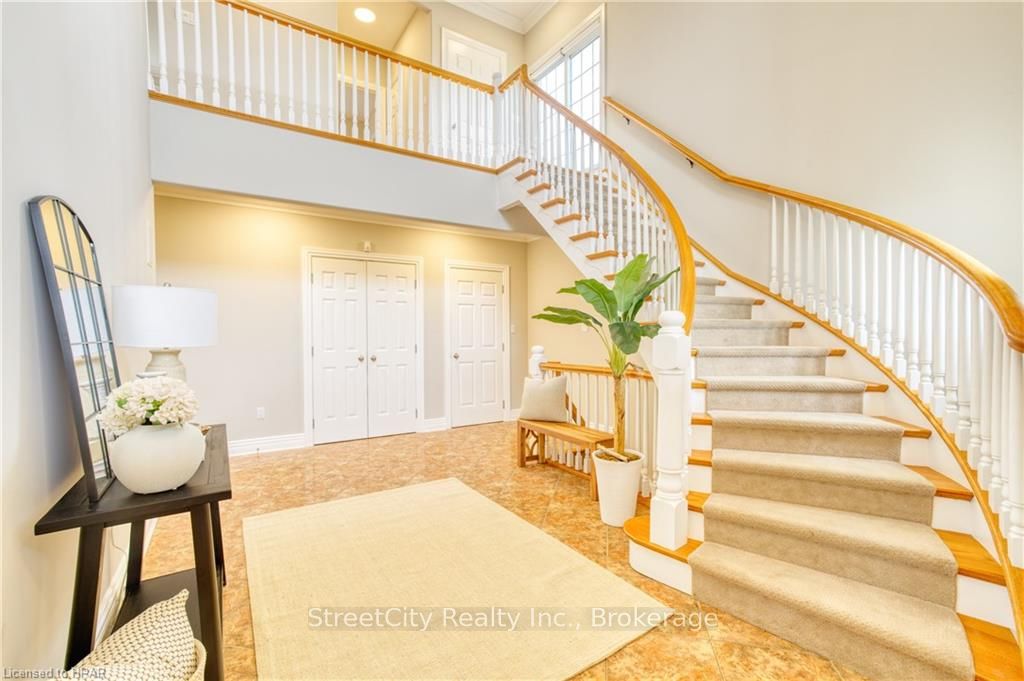 13 Harbour Court Property Photo 17