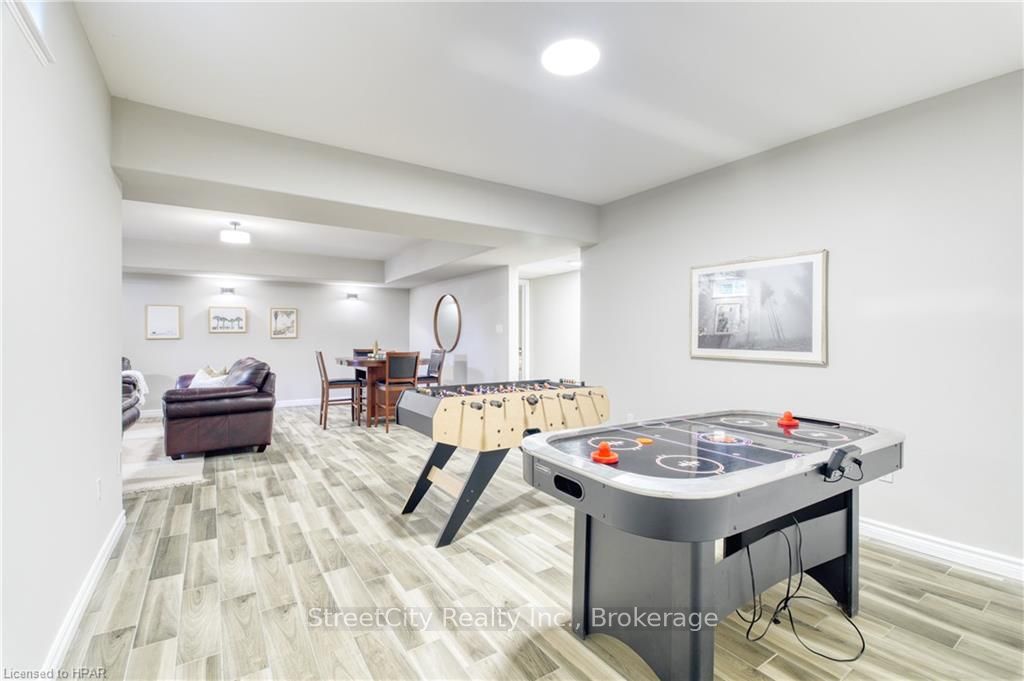 13 Harbour Court Property Photo 23