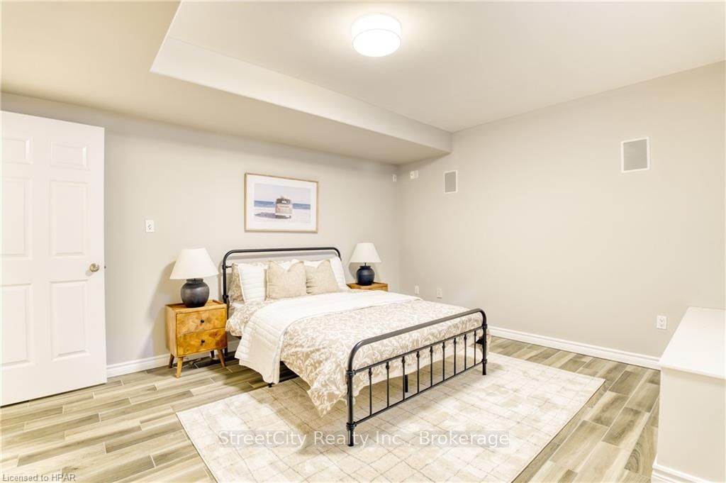 13 Harbour Court Property Photo 26