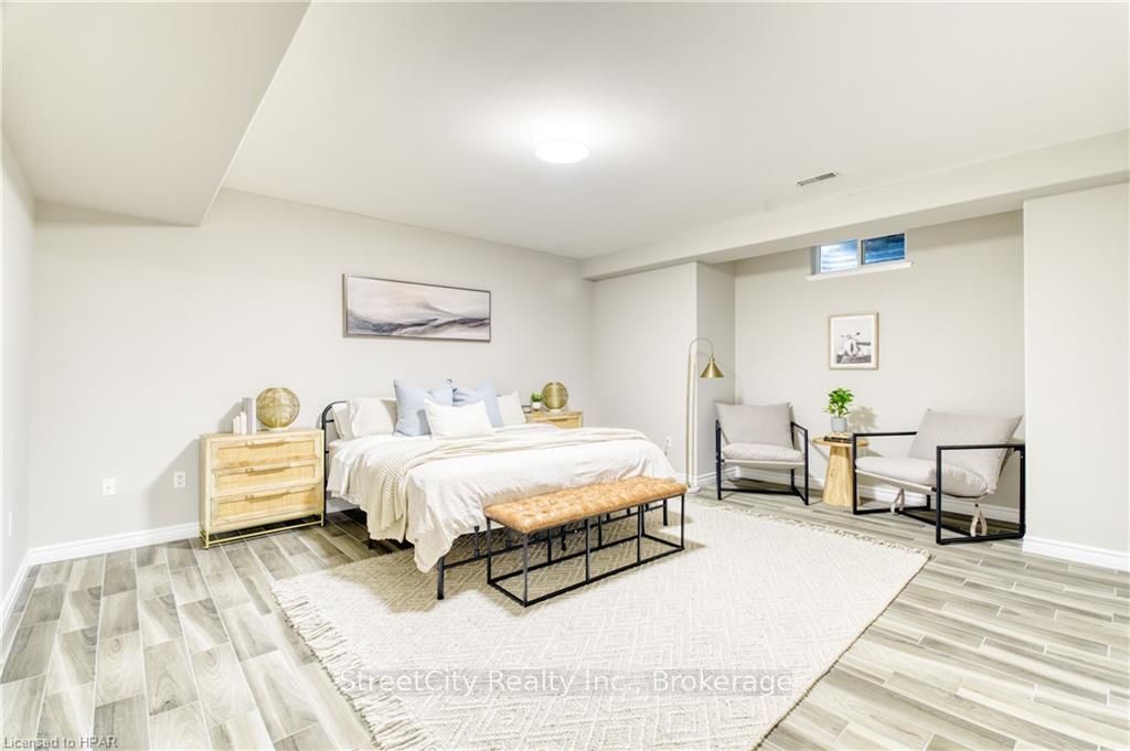13 Harbour Court Property Photo 27