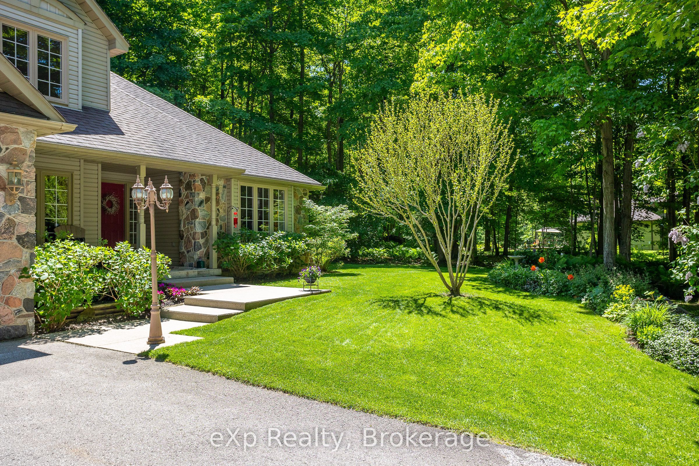 171 Ashgrove Lane Property Photo 6