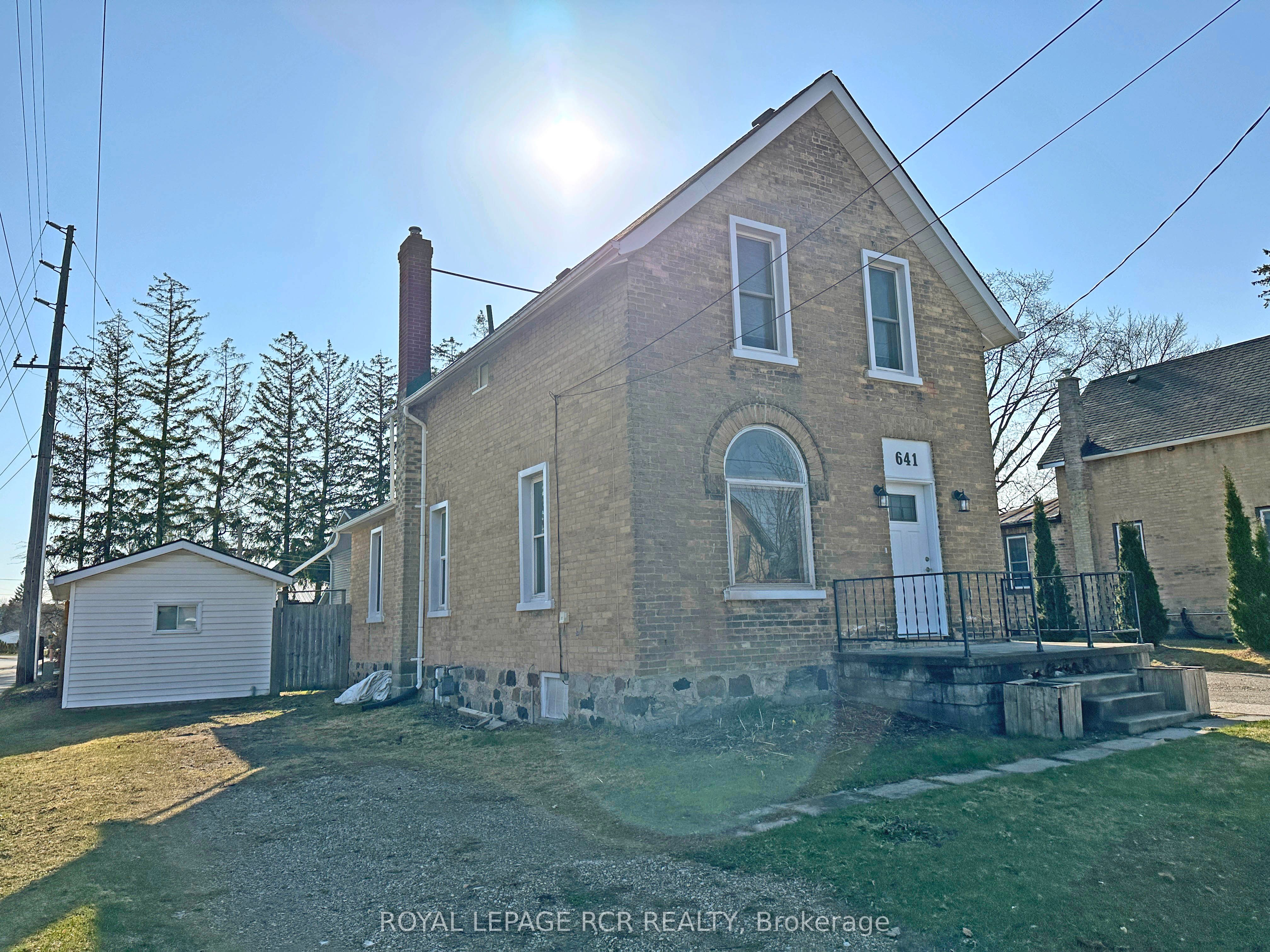641 10th Avenue Property Photo 3