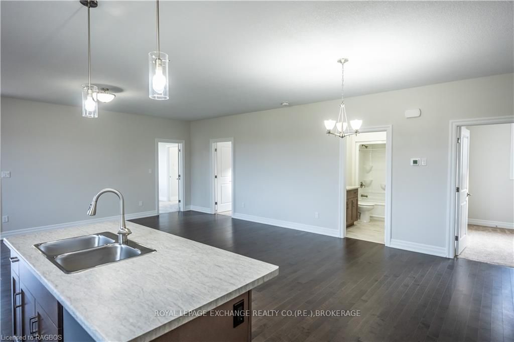 376 Hawthorne Street Property Photo 5