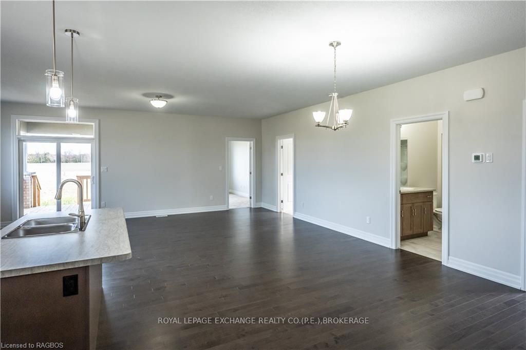 376 Hawthorne Street Property Photo 11