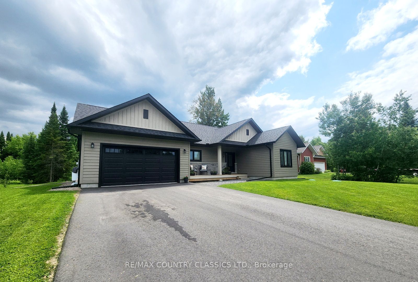 8 Bancroft Ridge Drive
