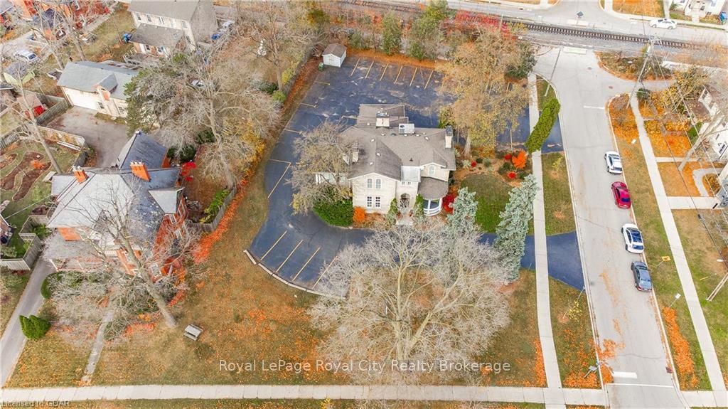 25 Waterloo Ave Property Photo 8