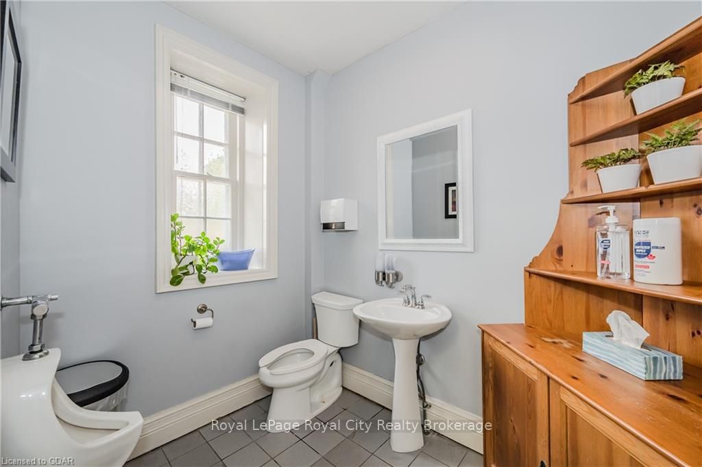 25 Waterloo Ave Property Photo 21