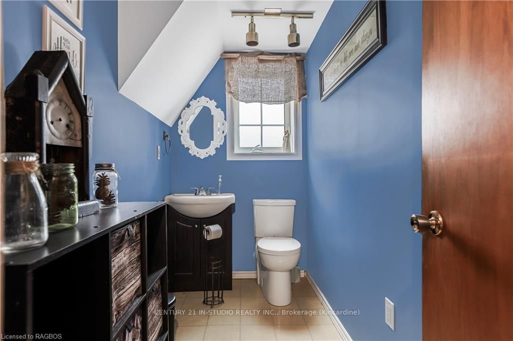 929 Huron Terrace Property Photo 31