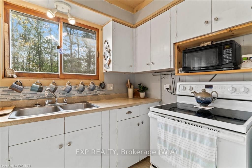 397 Mallory Beach Road Property Photo 10