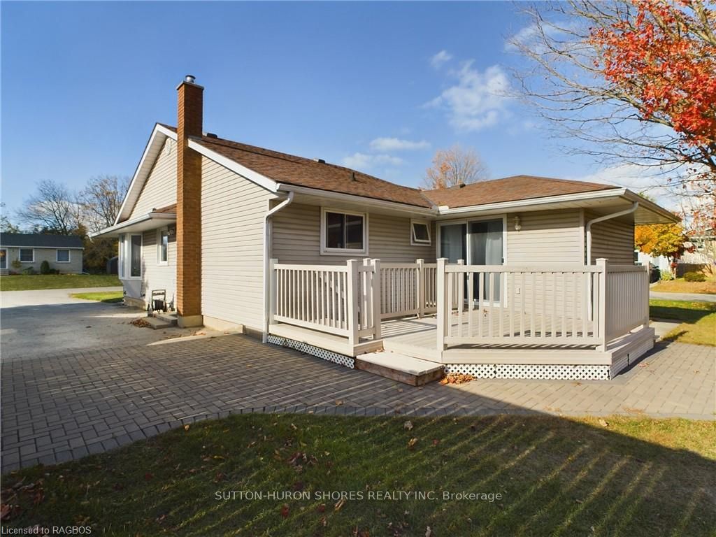 495 Ridge Street Property Photo 4