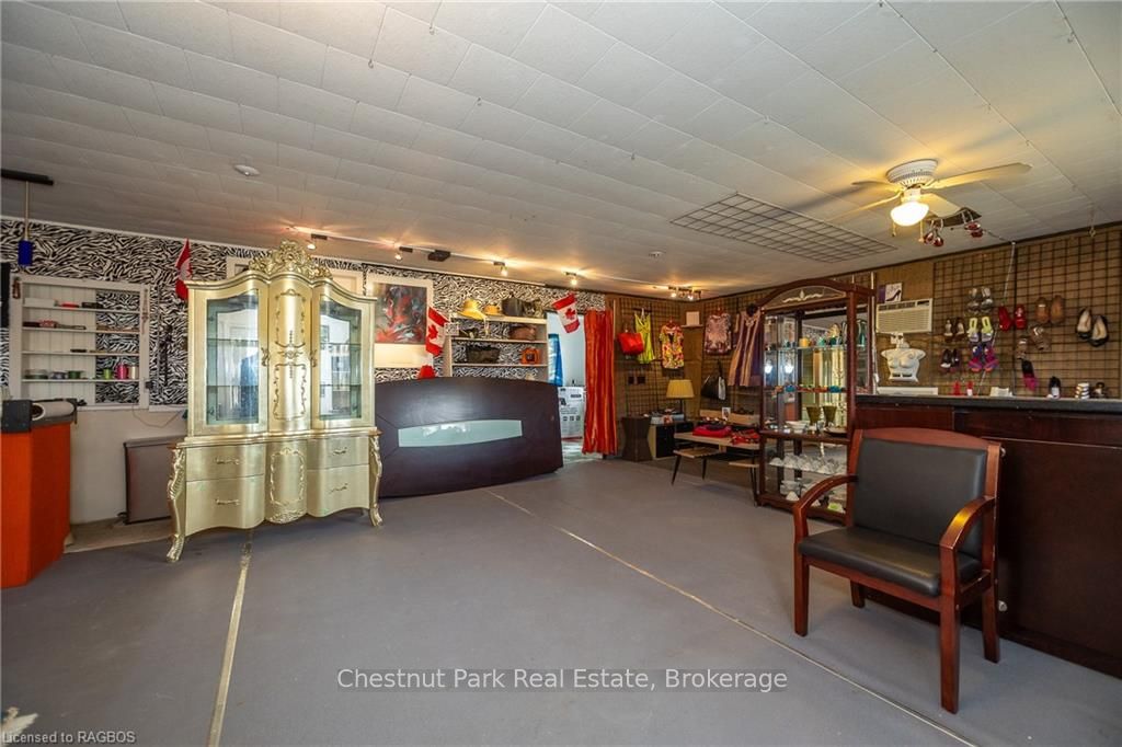 7078 Highway 6 Property Photo 6