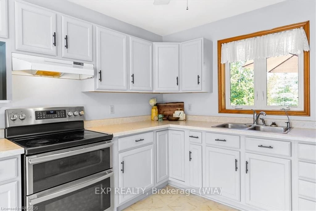 55 Forbes Road Property Photo 10