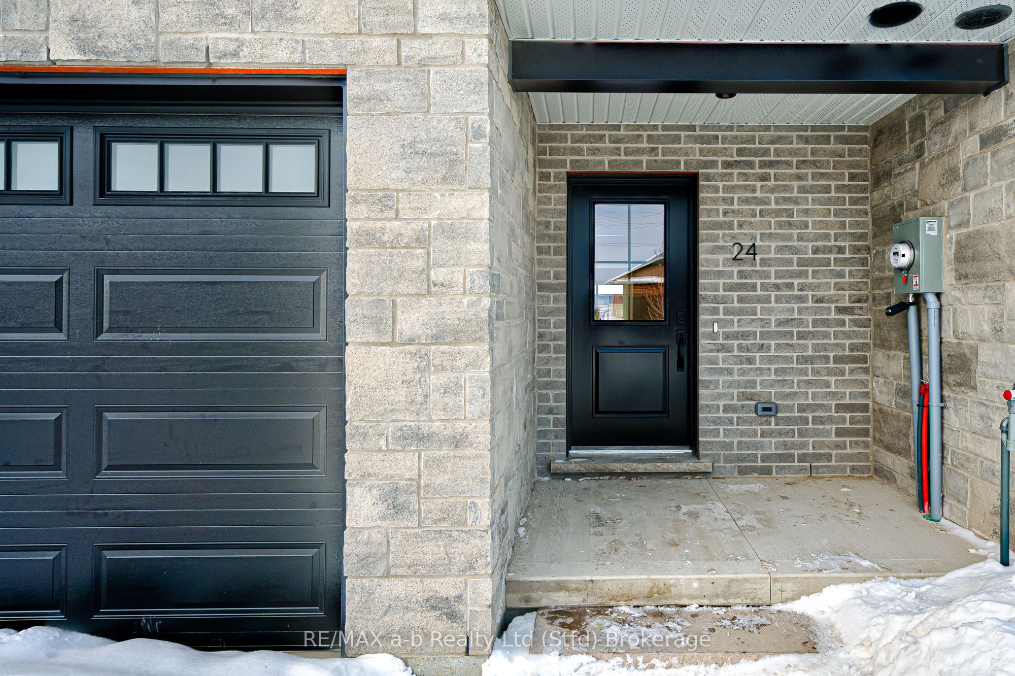 16 Linda Drive Property Photo 2