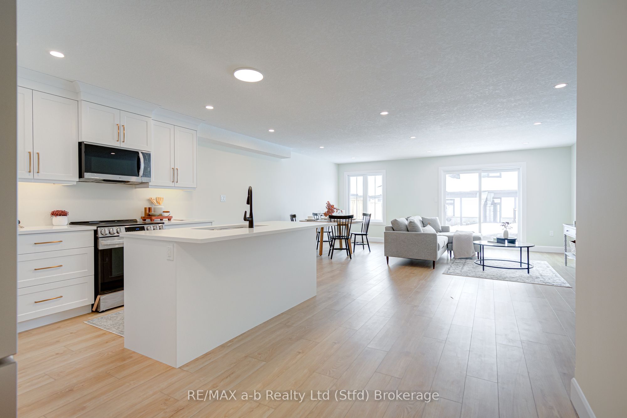 16 Linda Drive Property Photo 6