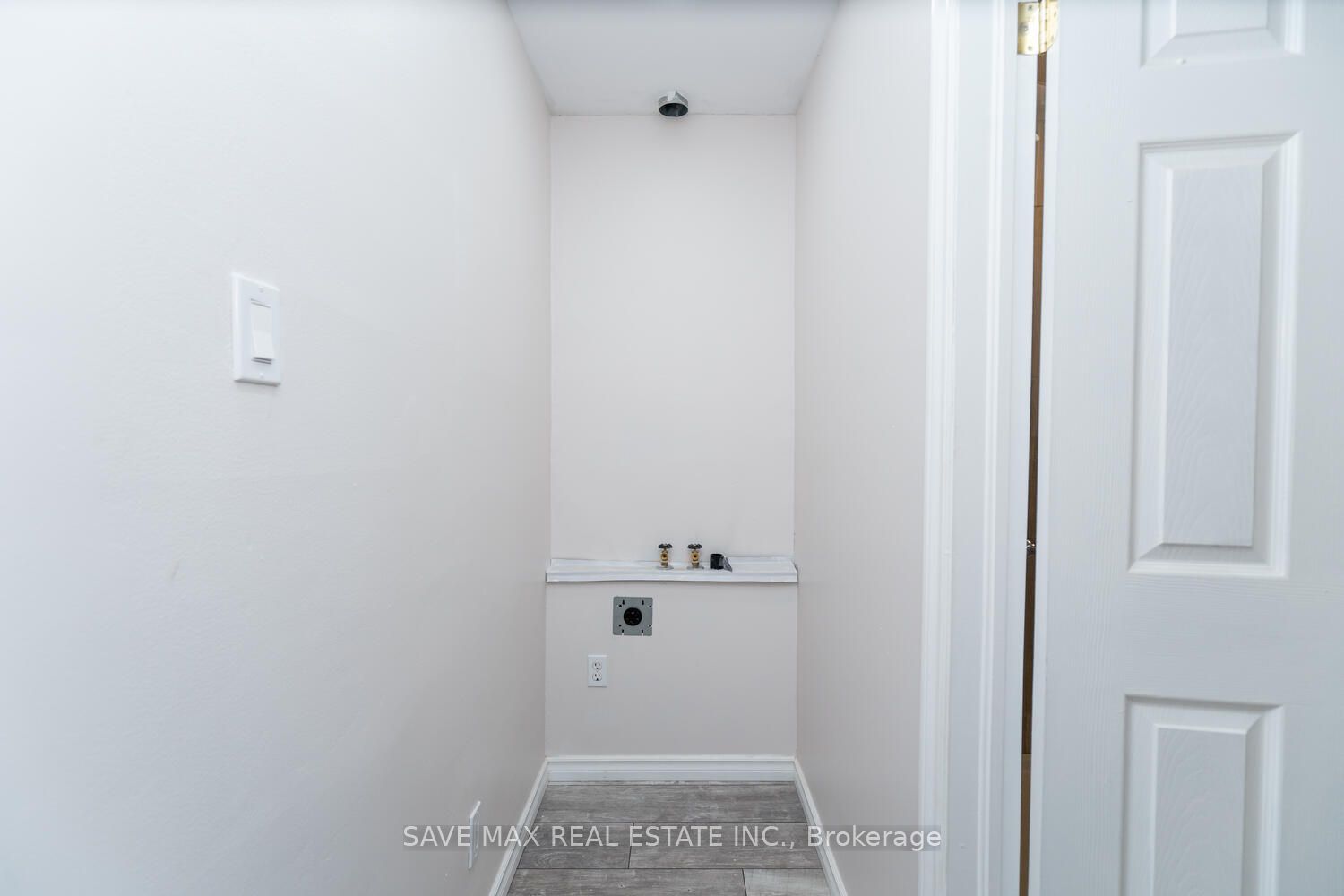 4 Beaumont Crescent Property Photo 18