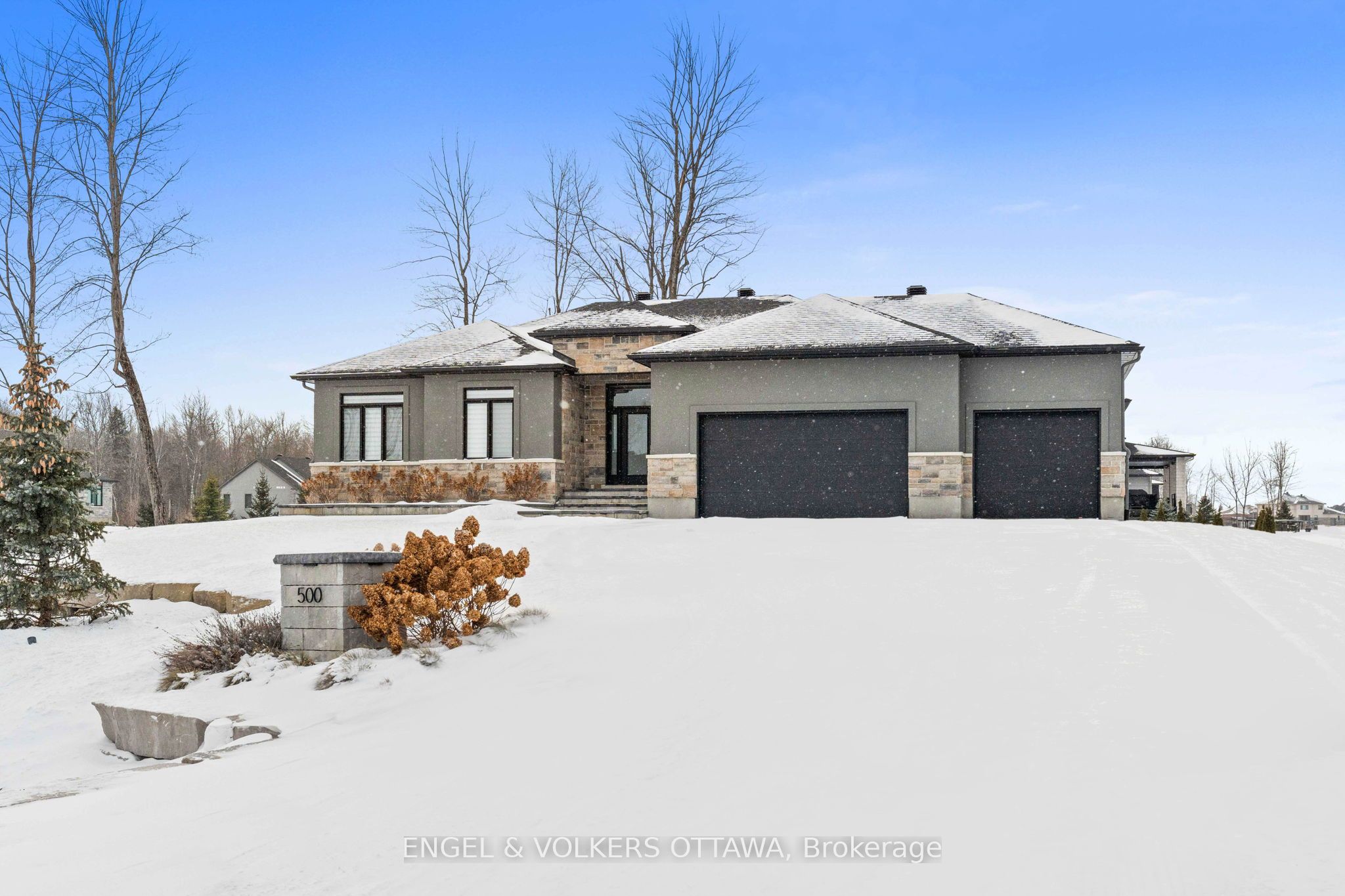 500 Shoreway Dr Property Photo
