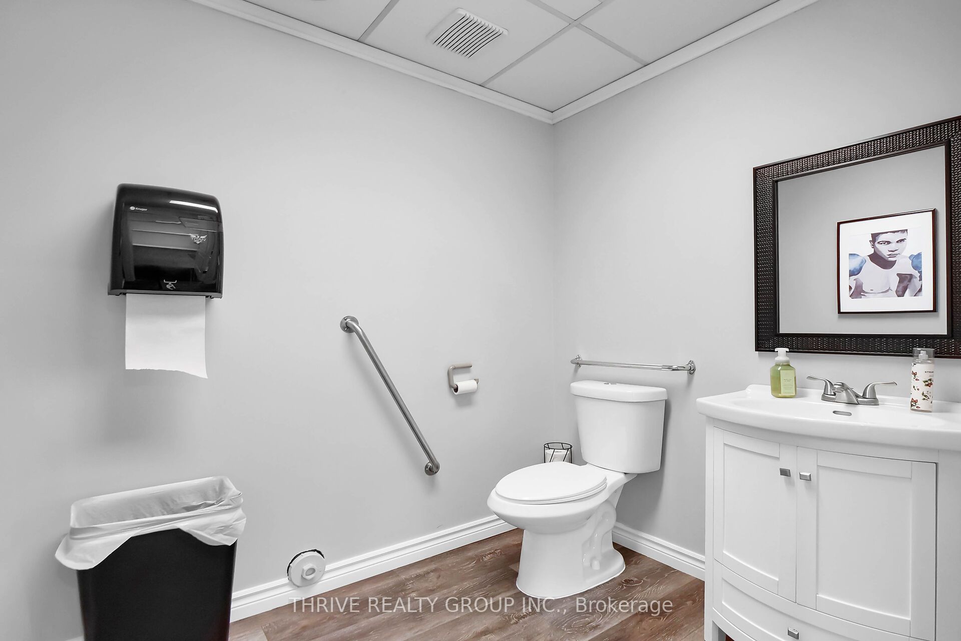 123 King Street Property Photo 21