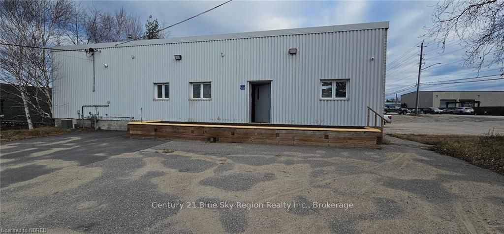 1810 Seymour Street Property Photo 2