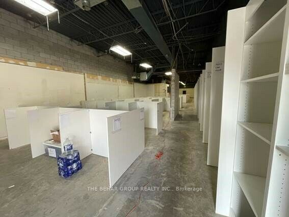 #222 - 250 City Centre Avenue Property Photo 3