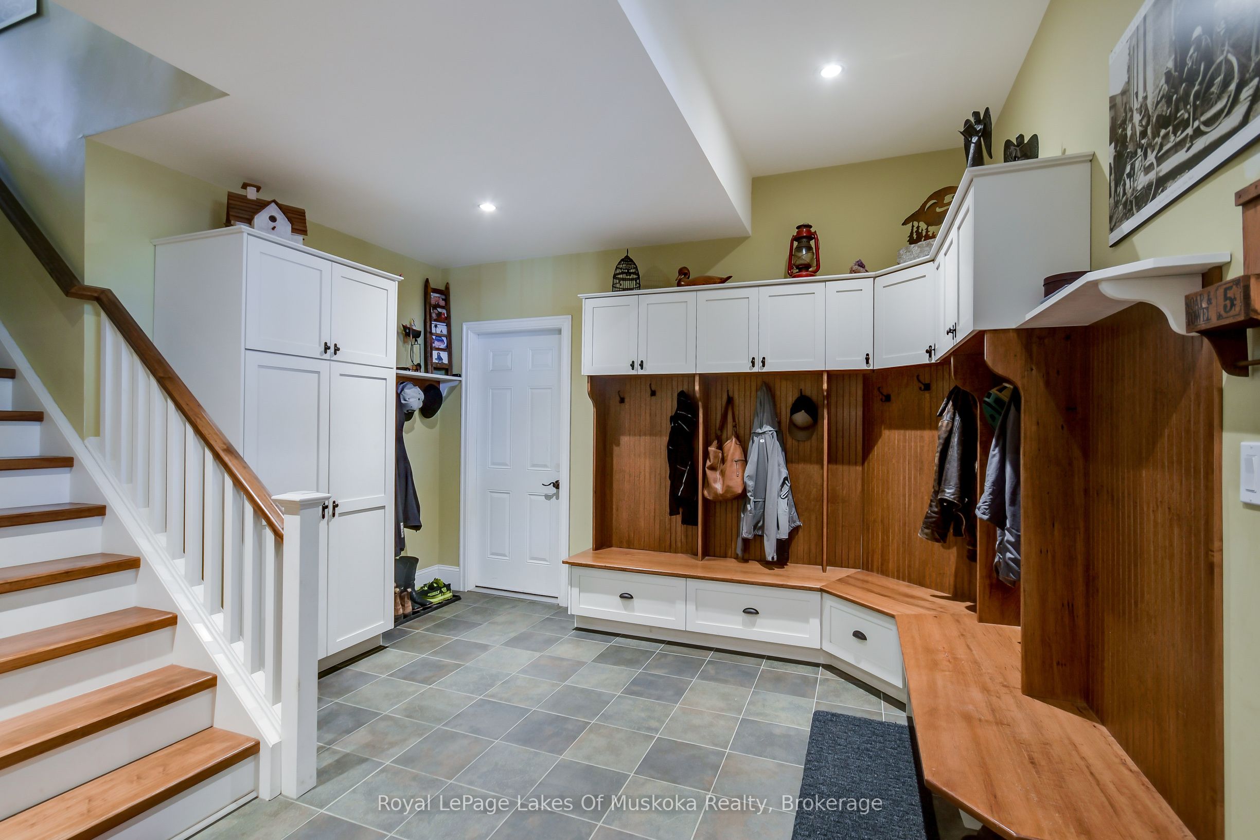 230 Ecclestone Drive Property Photo 13