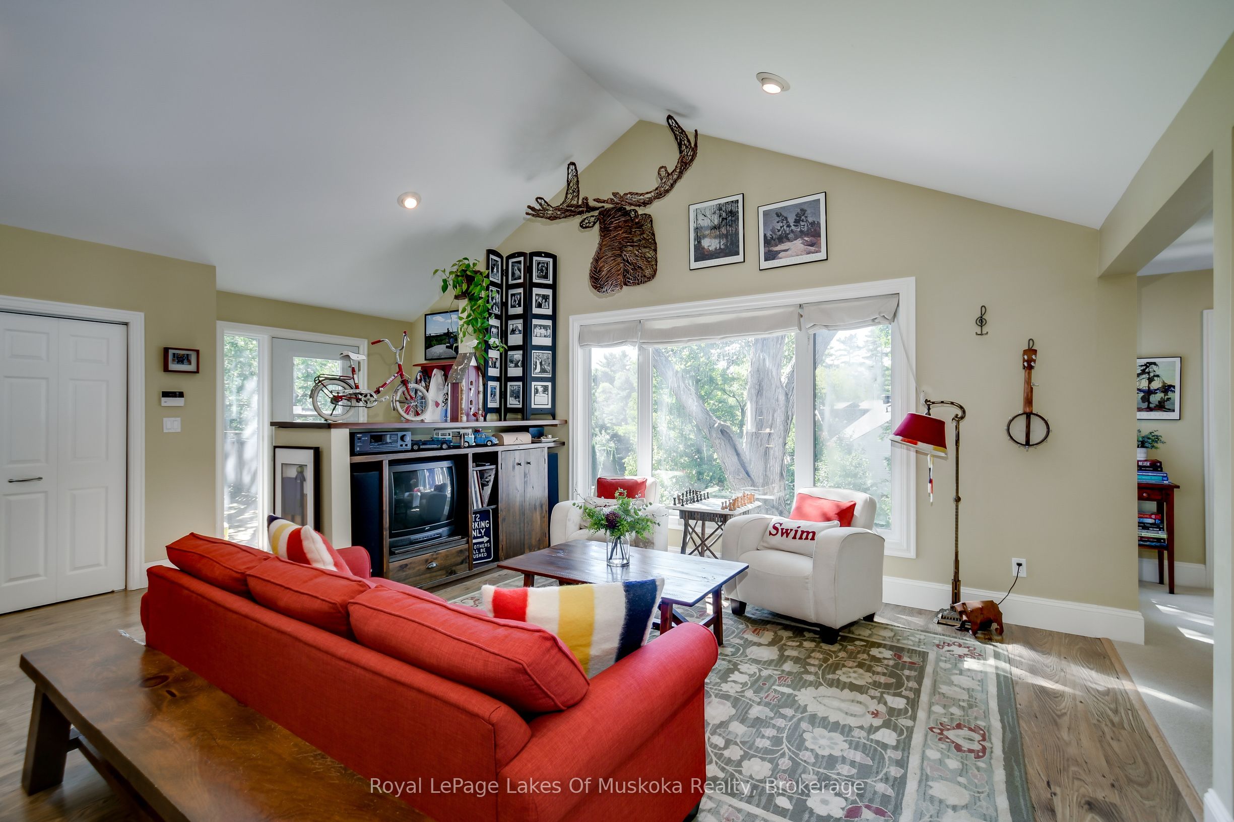 230 Ecclestone Drive Property Photo 15