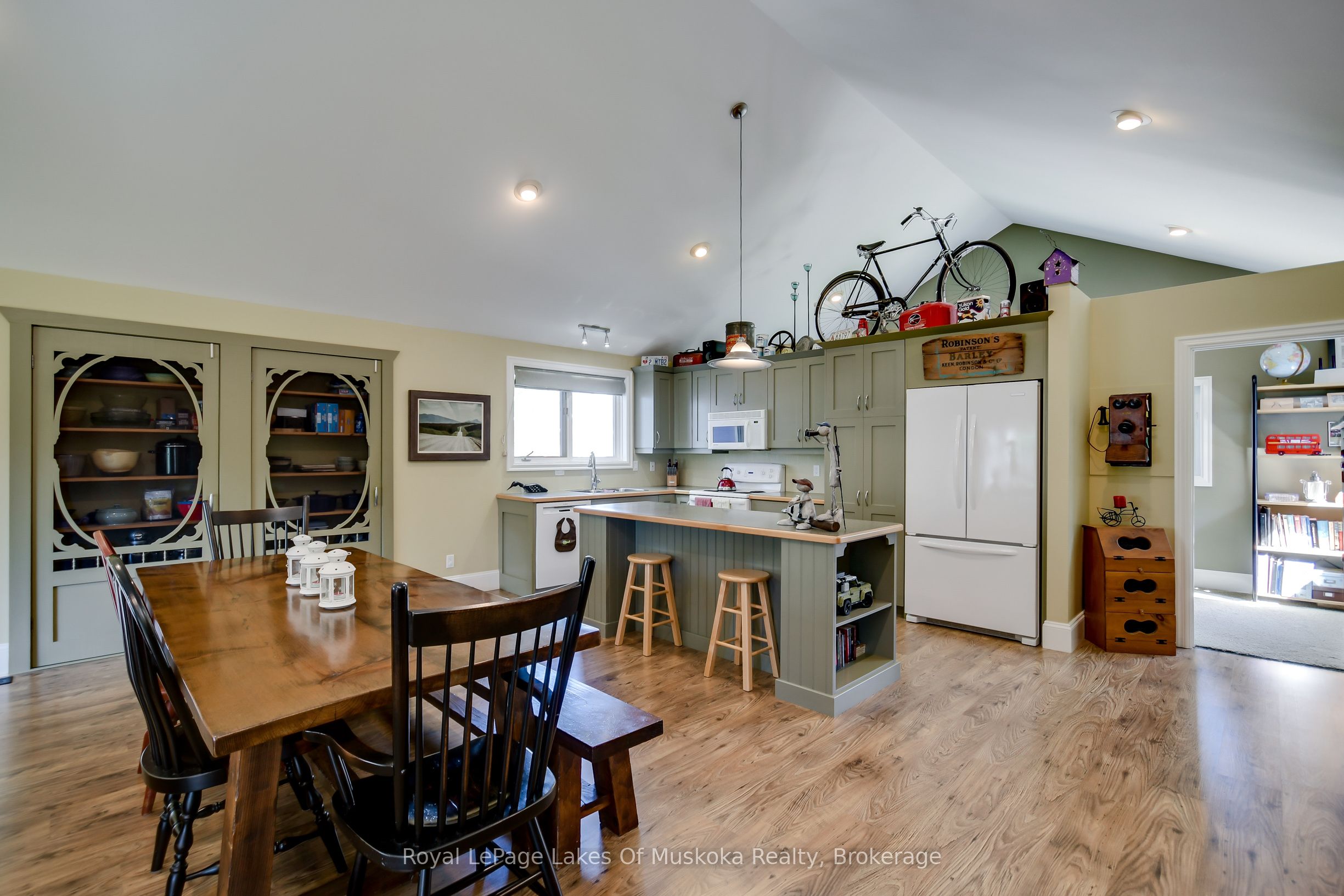 230 Ecclestone Drive Property Photo 17